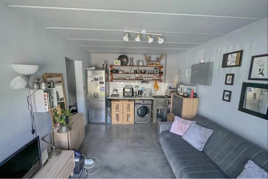 1 Bedroom Property for Sale in Table View Western Cape